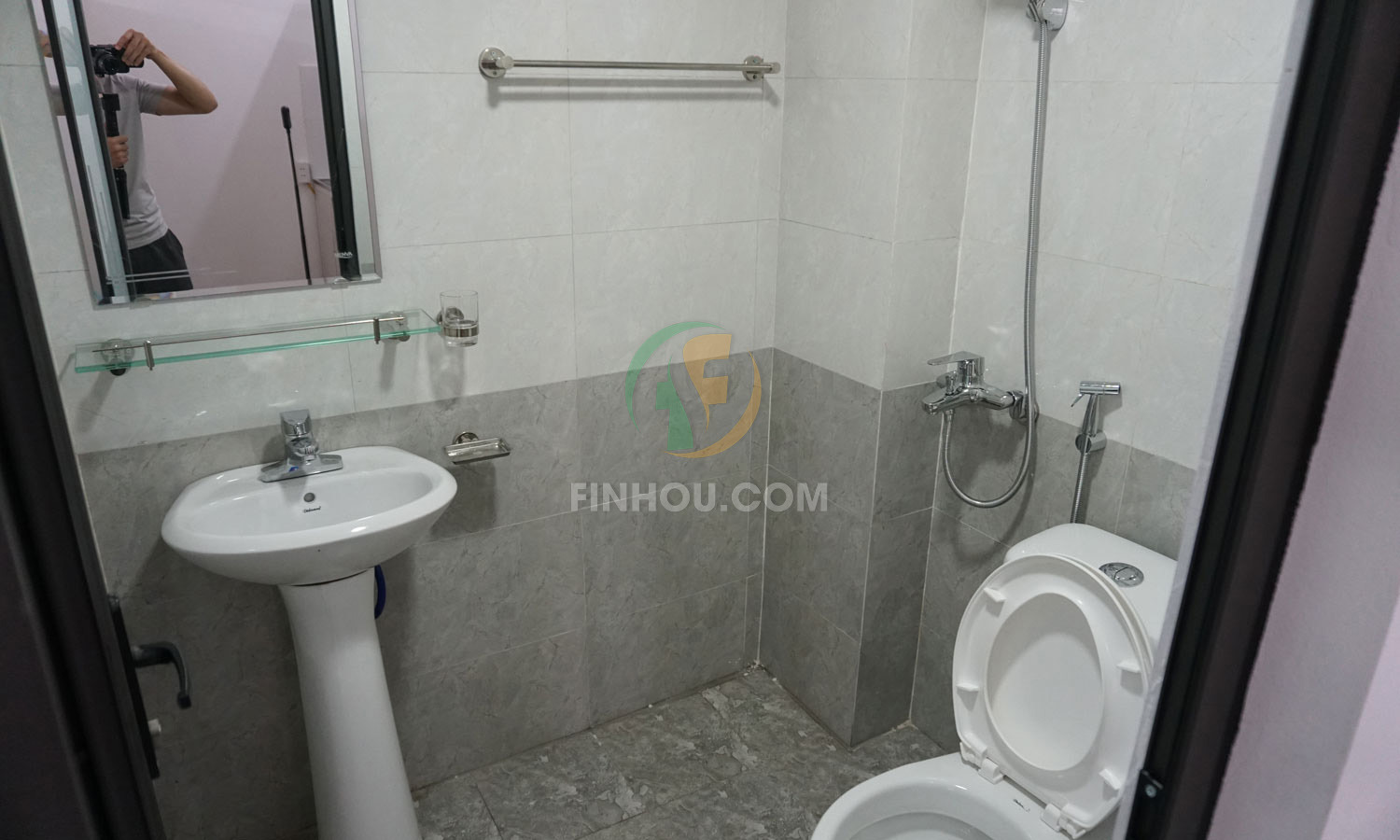 Phòng 501 tầng 5- CCMN khu Mễ Trì Thượng thuộc nhà 6 tầng có mã F355